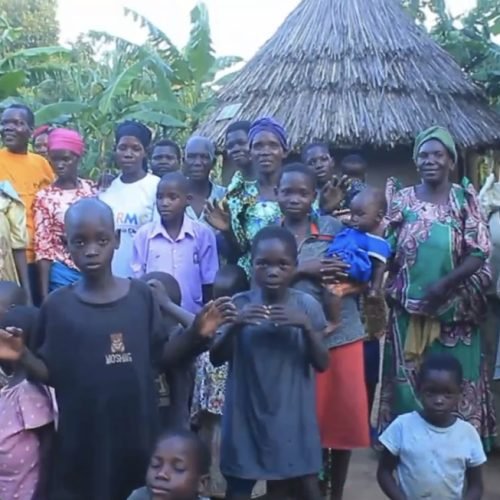 Group photo of mothers and children in Kaliro,Uganda
